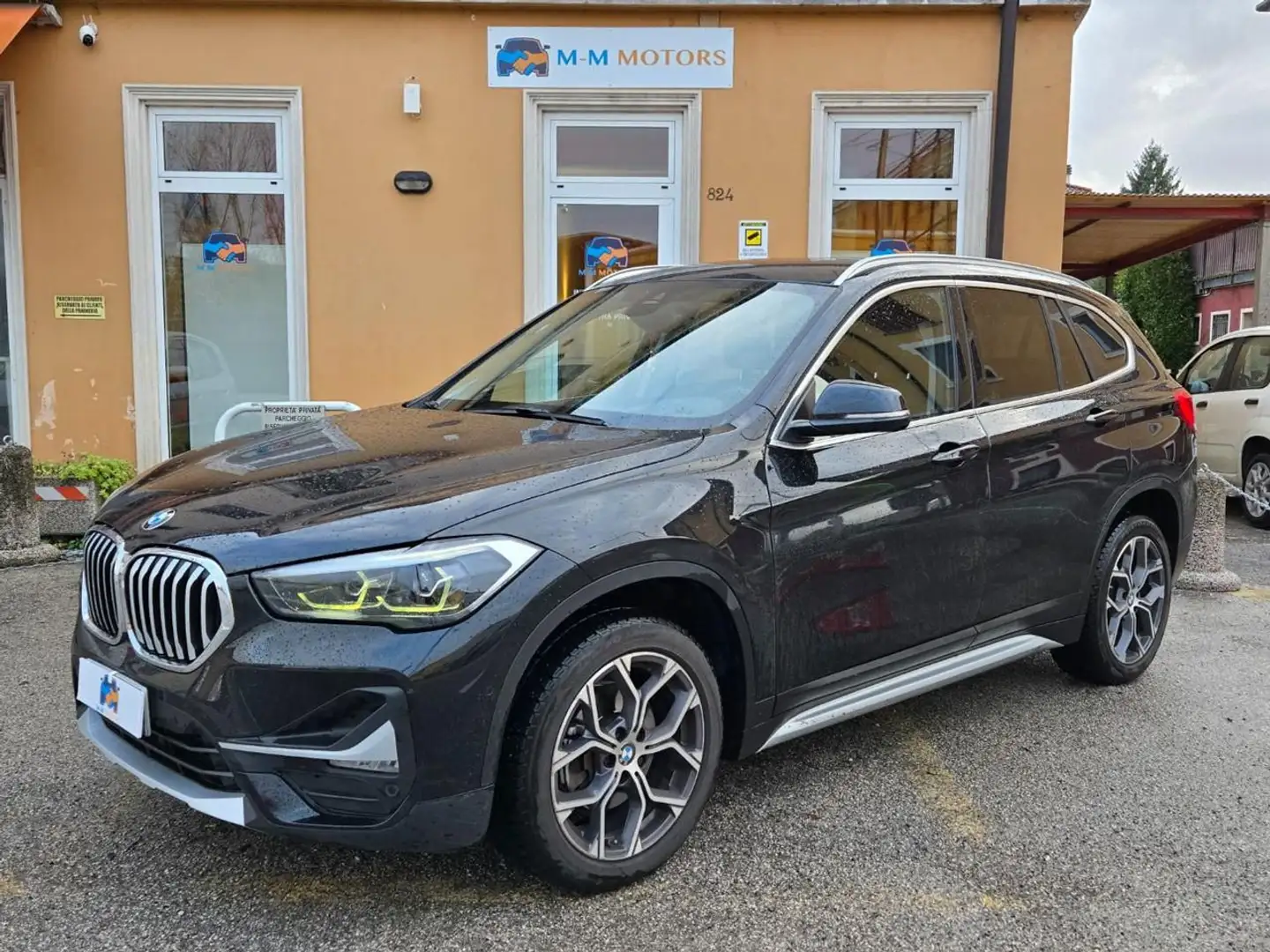 BMW X1 sDrive18d xLine Noir - 1