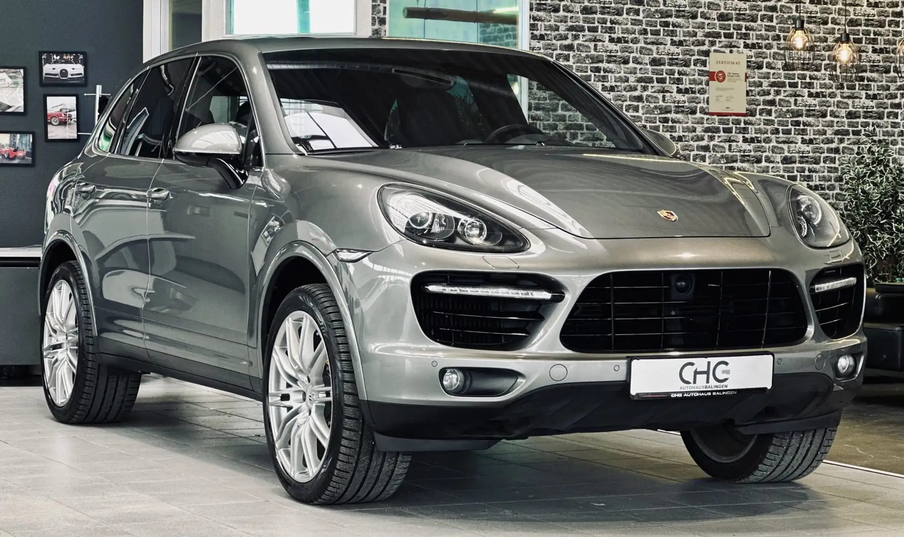 Porsche Cayenne Turbo S Prosche Scheckheft|Approved|PANO|STHZ|KAME Gris - 1