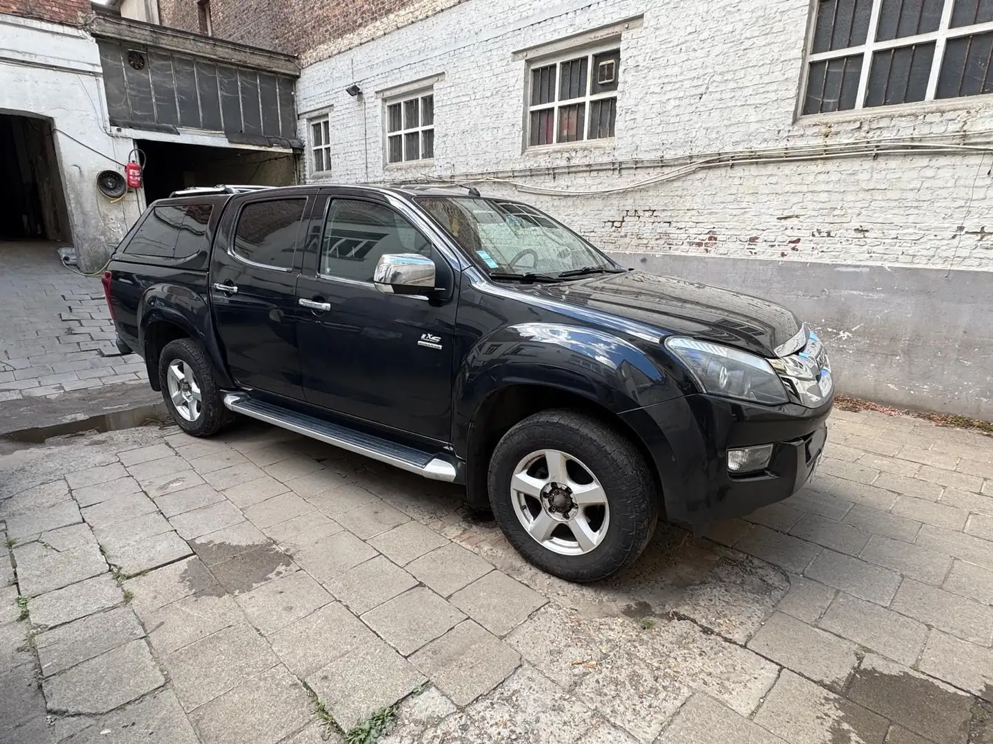 Isuzu D-Max 4x4 Double Cab Premium - 2