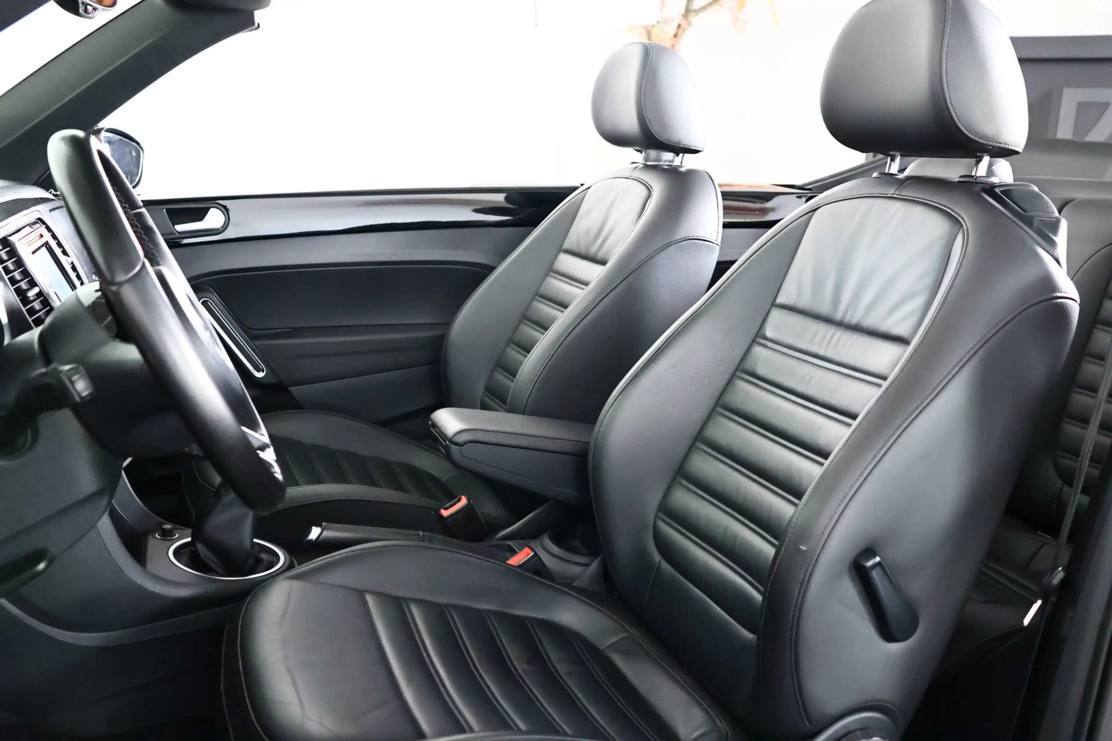Volkswagen Beetle Cabriolet 1.4 TSI Design BlueMotion Navi / Leder / — photo 3