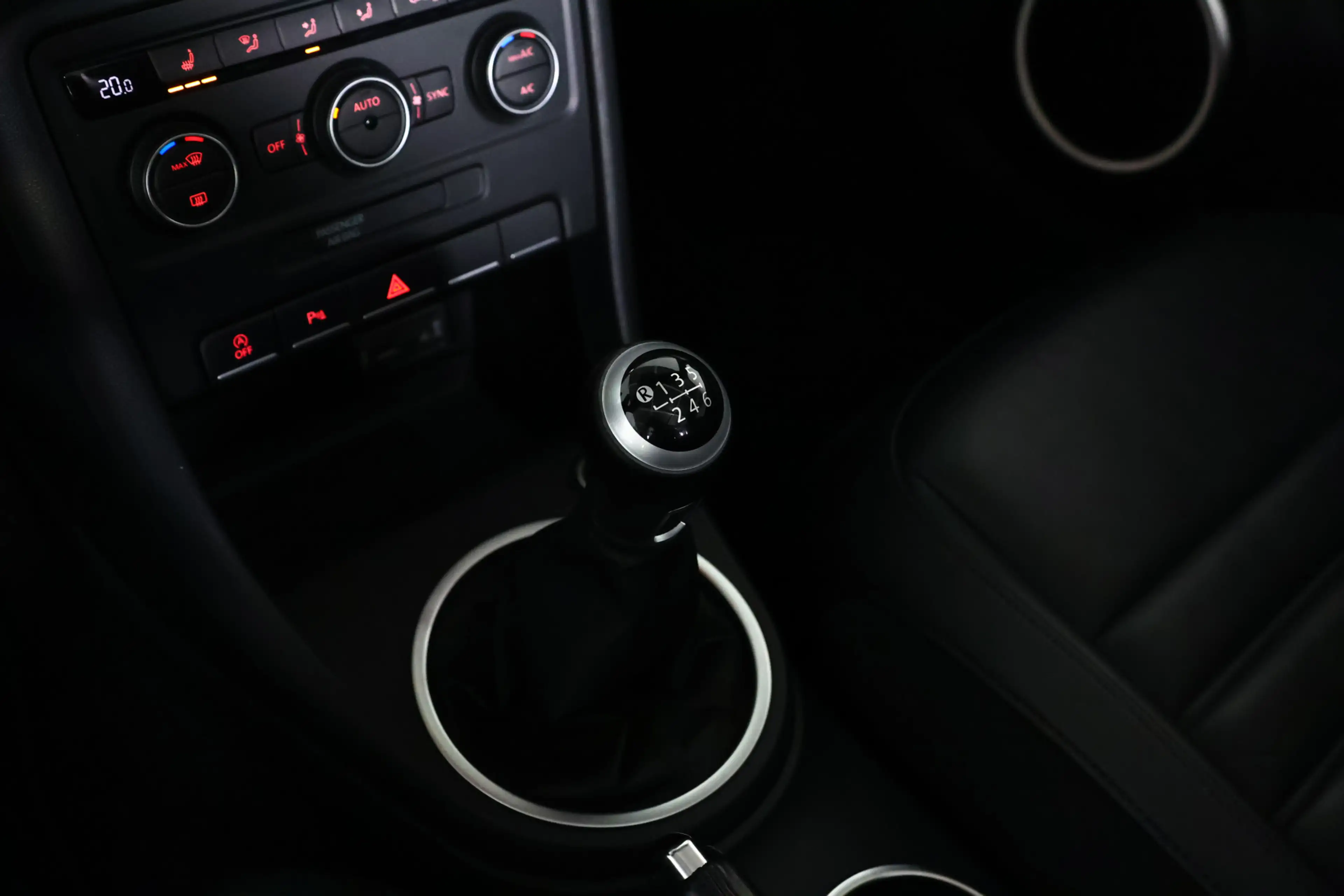 Volkswagen Beetle Cabriolet 1.4 TSI Design BlueMotion Navi / Leder / — photo 26