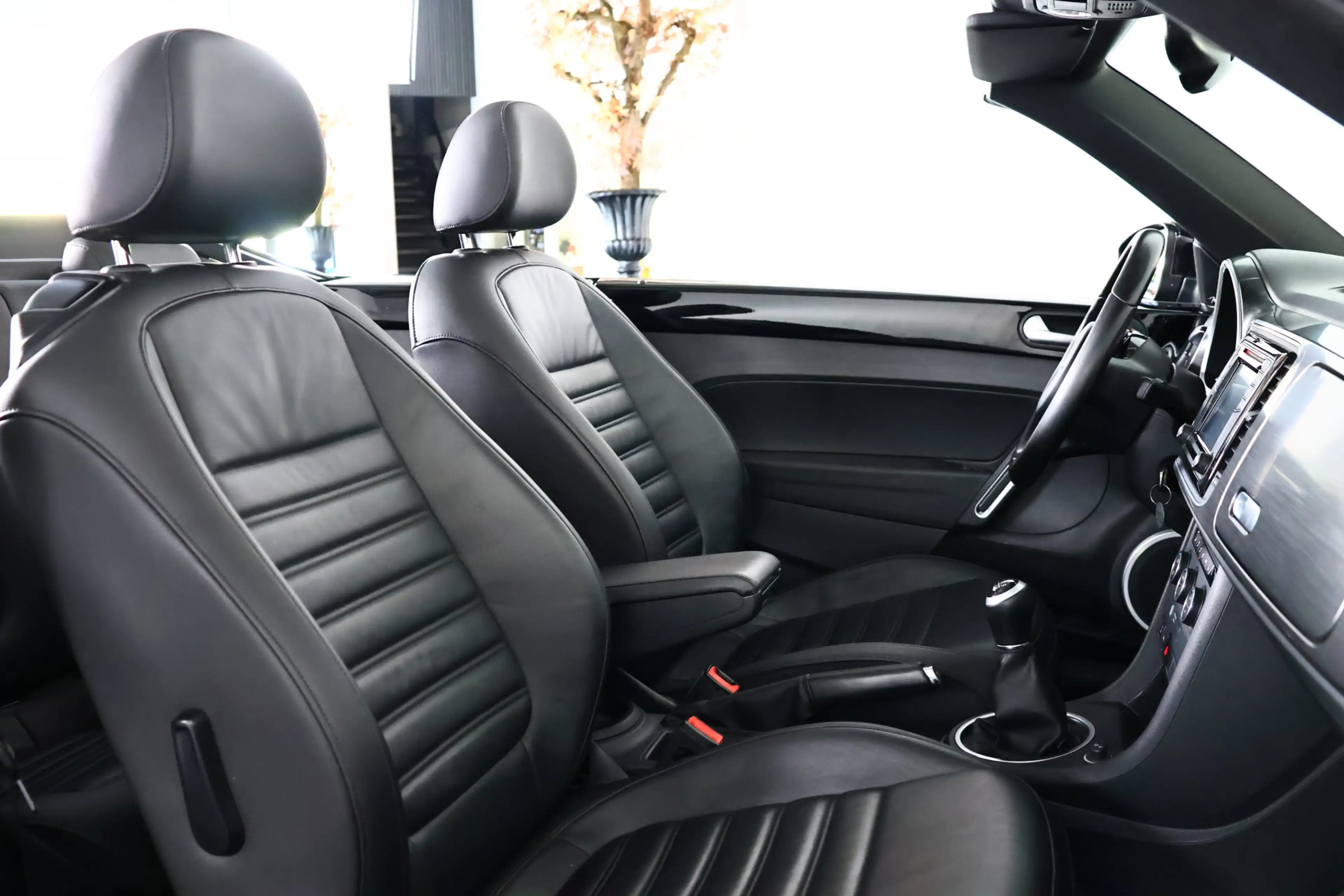 Volkswagen Beetle Cabriolet 1.4 TSI Design BlueMotion Navi / Leder / — photo 13