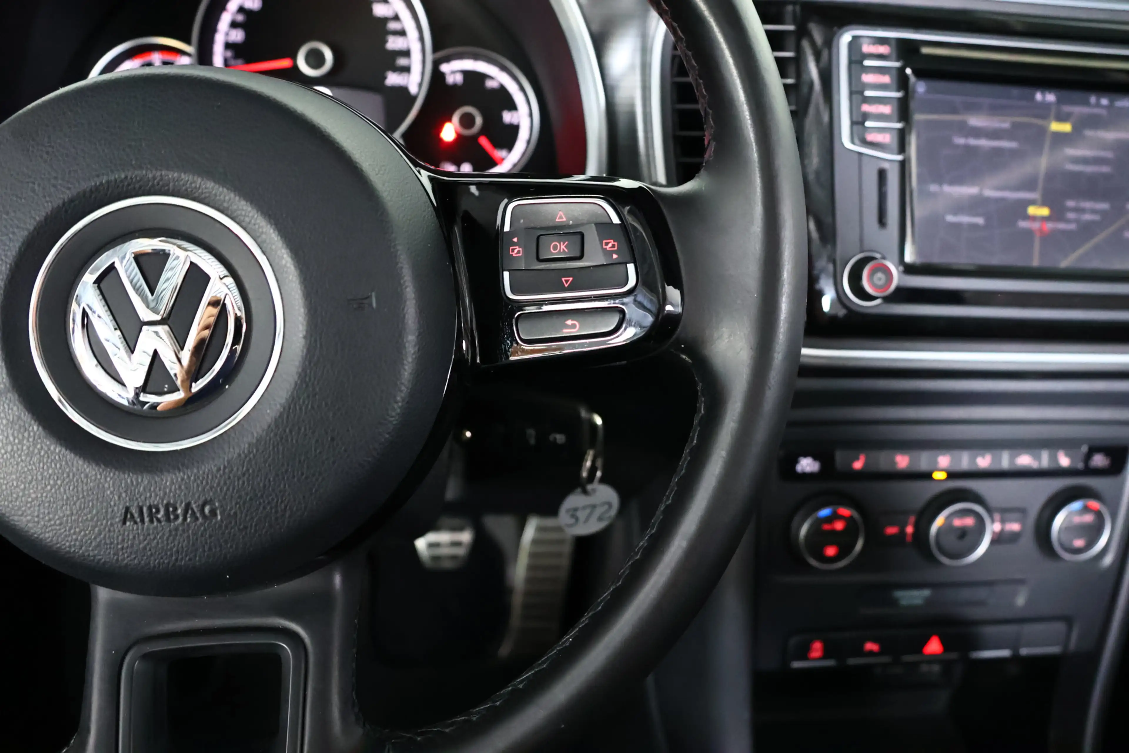Volkswagen Beetle Cabriolet 1.4 TSI Design BlueMotion Navi / Leder / — photo 18