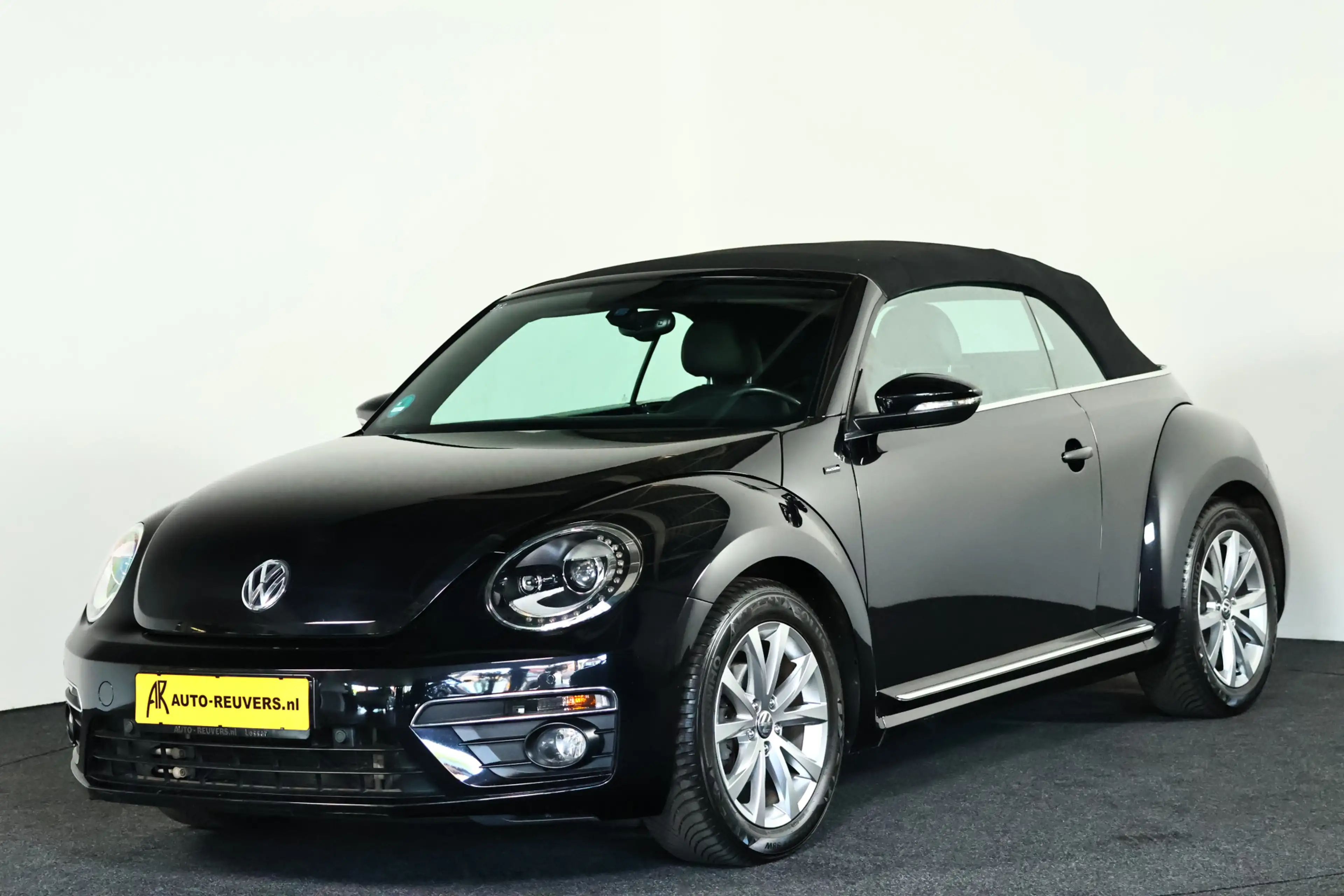 Volkswagen Beetle Cabriolet 1.4 TSI Design BlueMotion Navi / Leder / — photo 28
