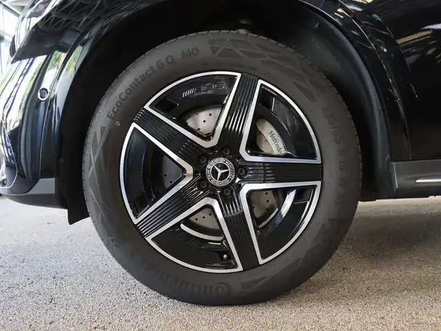 Mercedes-Benz 300 view 7