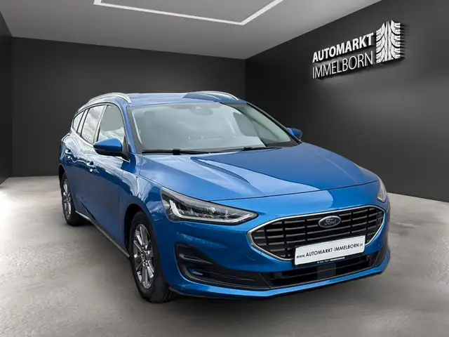 Ford Focus view 2