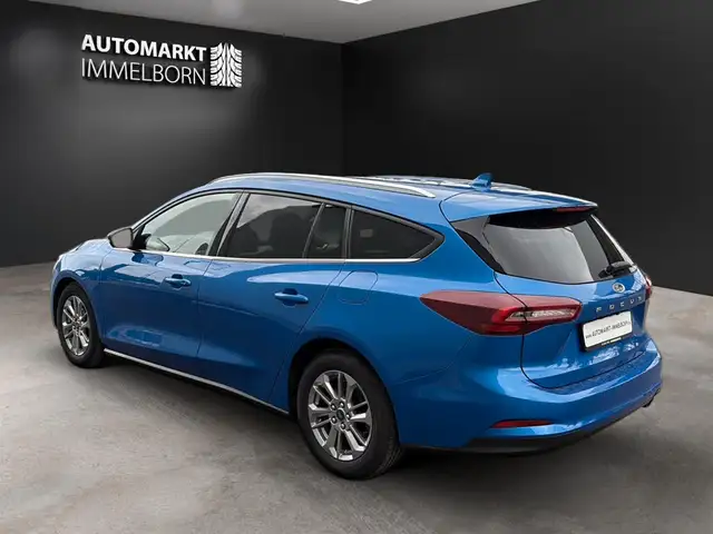Ford Focus view 6