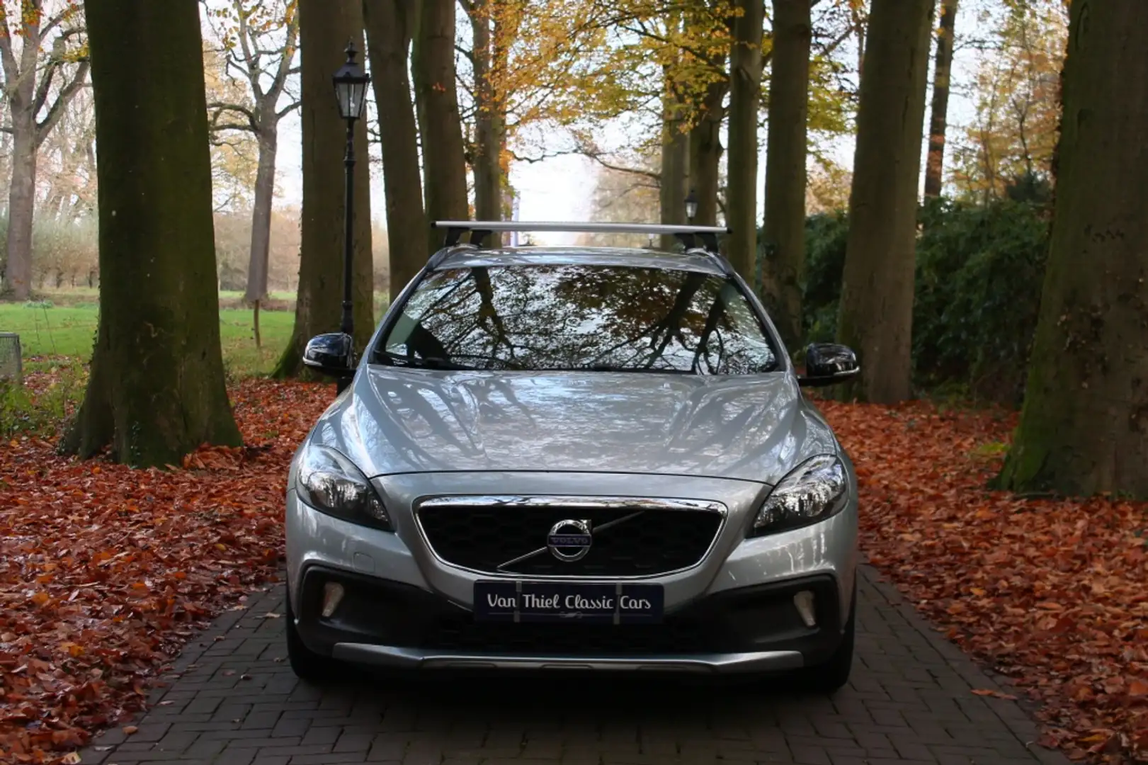 Volvo V40 Cross Country 1.6 T4 180 PK NAP Grijs - 2
