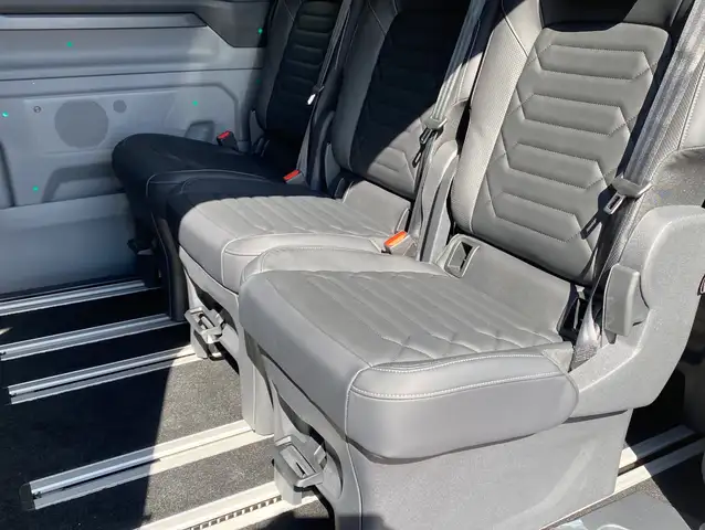 Ford Tourneo Custom view 8