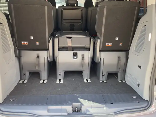Ford Tourneo Custom view 15