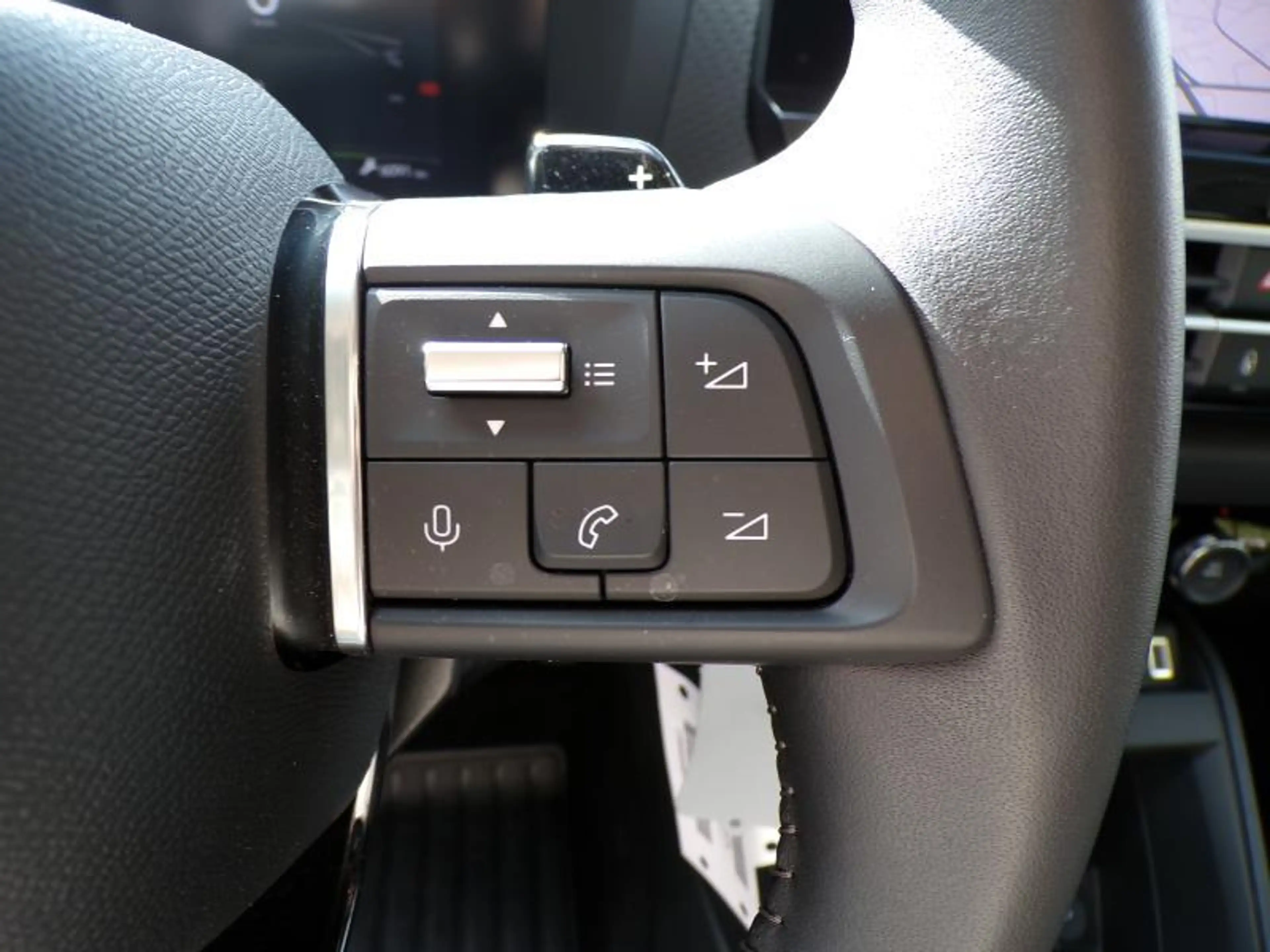 Citroen C4 1.2 136cv Automatique noir 05/25 6091km Airco GPS — photo 14