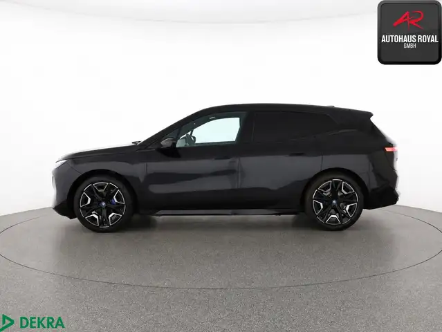 BMW Ix view 2