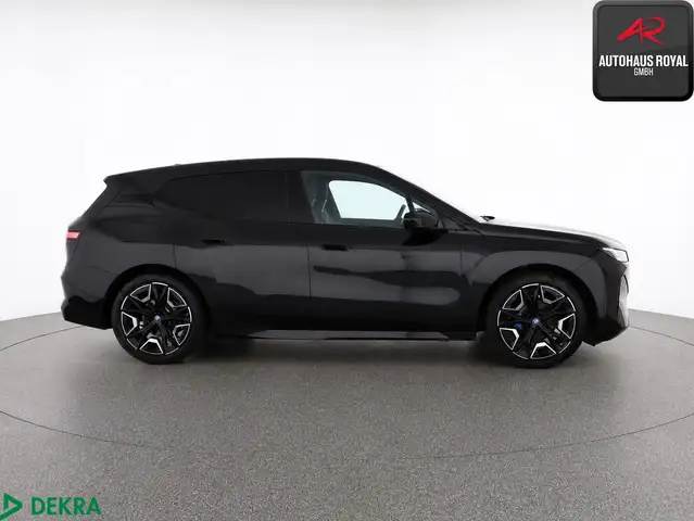 BMW Ix view 6