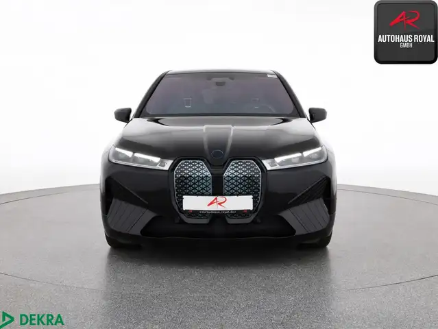 BMW Ix view 8