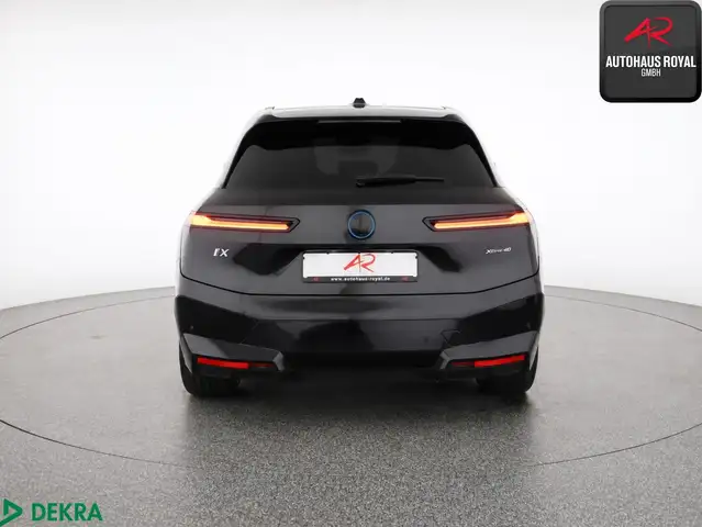 BMW Ix view 4