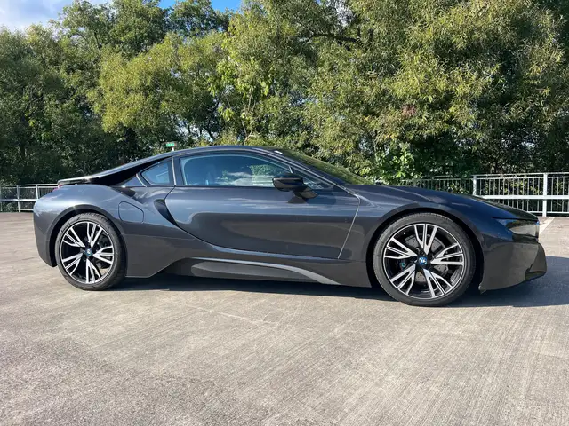BMW i8 Range Extender PURE IMPULSE ERST 34TKM TOP ZUSTAND Ansicht 4
