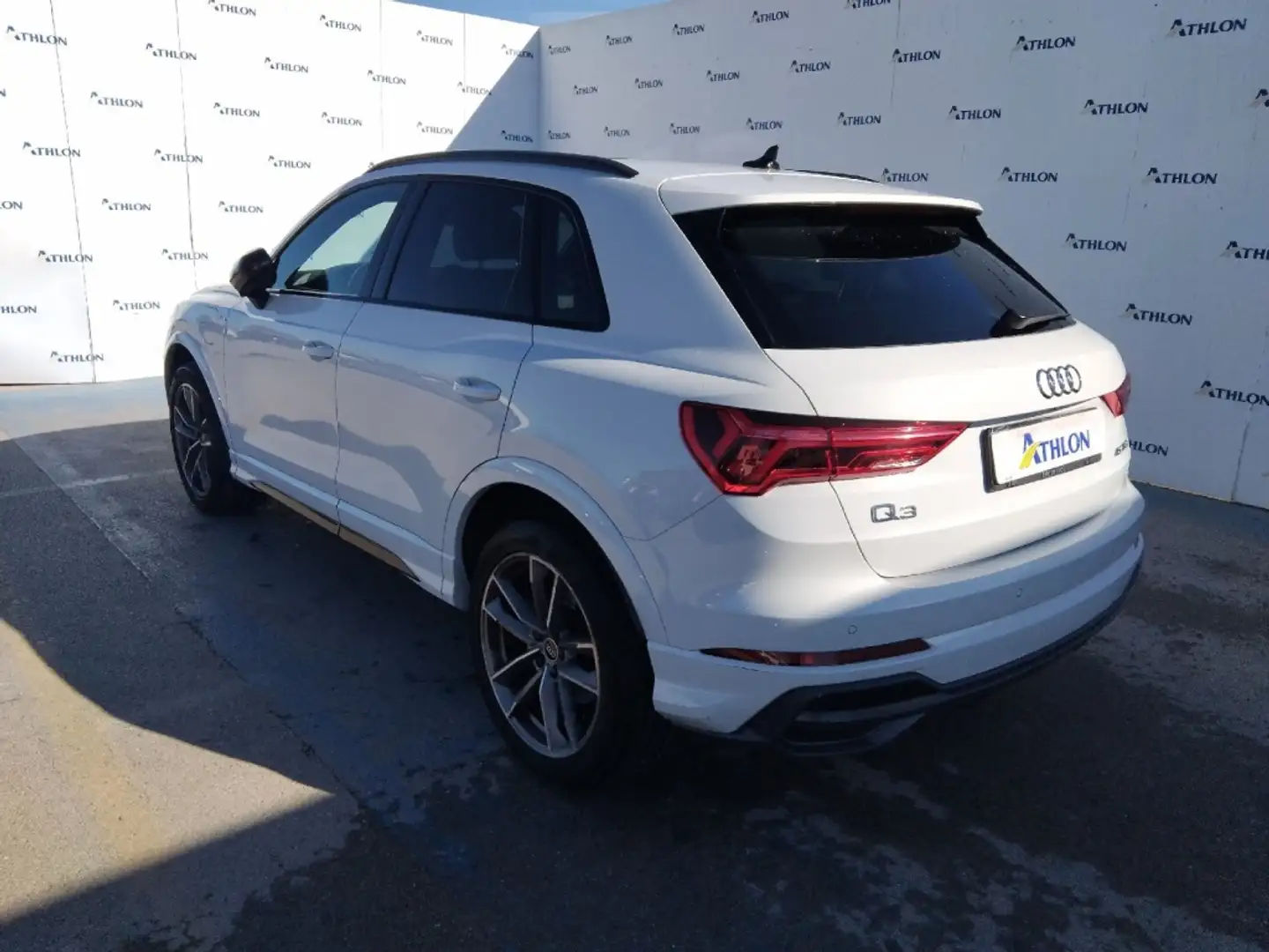 Audi Q3 Sportback 45 TFSIe Black line S-tronic Blanc - 2