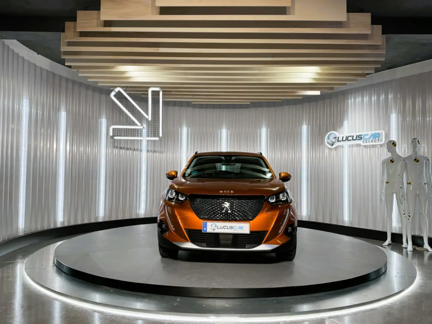 Peugeot 2008 1.5BlueHDi S&S Allure Pack 110 Naranja - 2