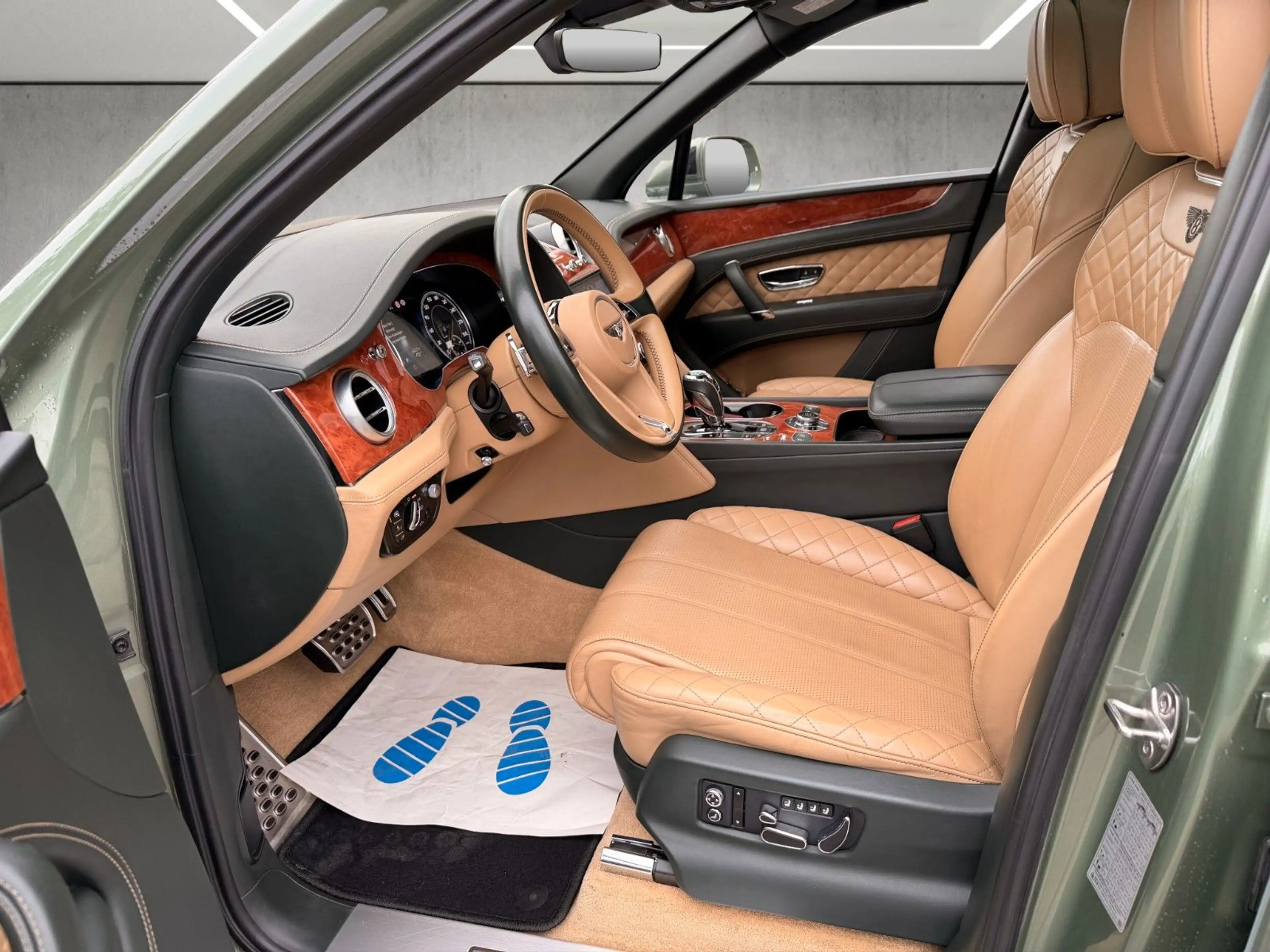 Bentley Bentayga 6.0 W12 4WD*Carbon*Pano*Nachtsicht — photo 7