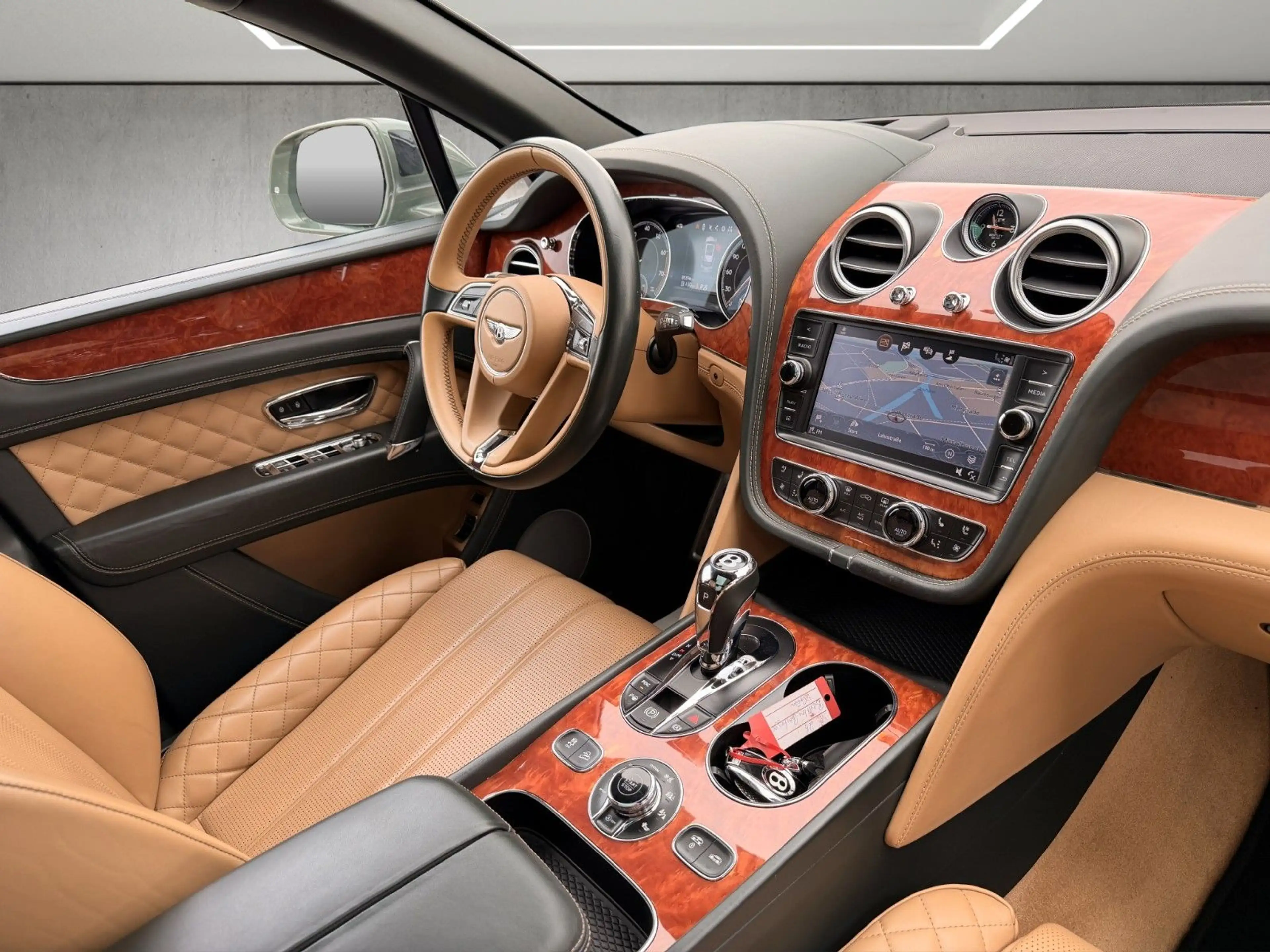 Bentley Bentayga 6.0 W12 4WD*Carbon*Pano*Nachtsicht — photo 10