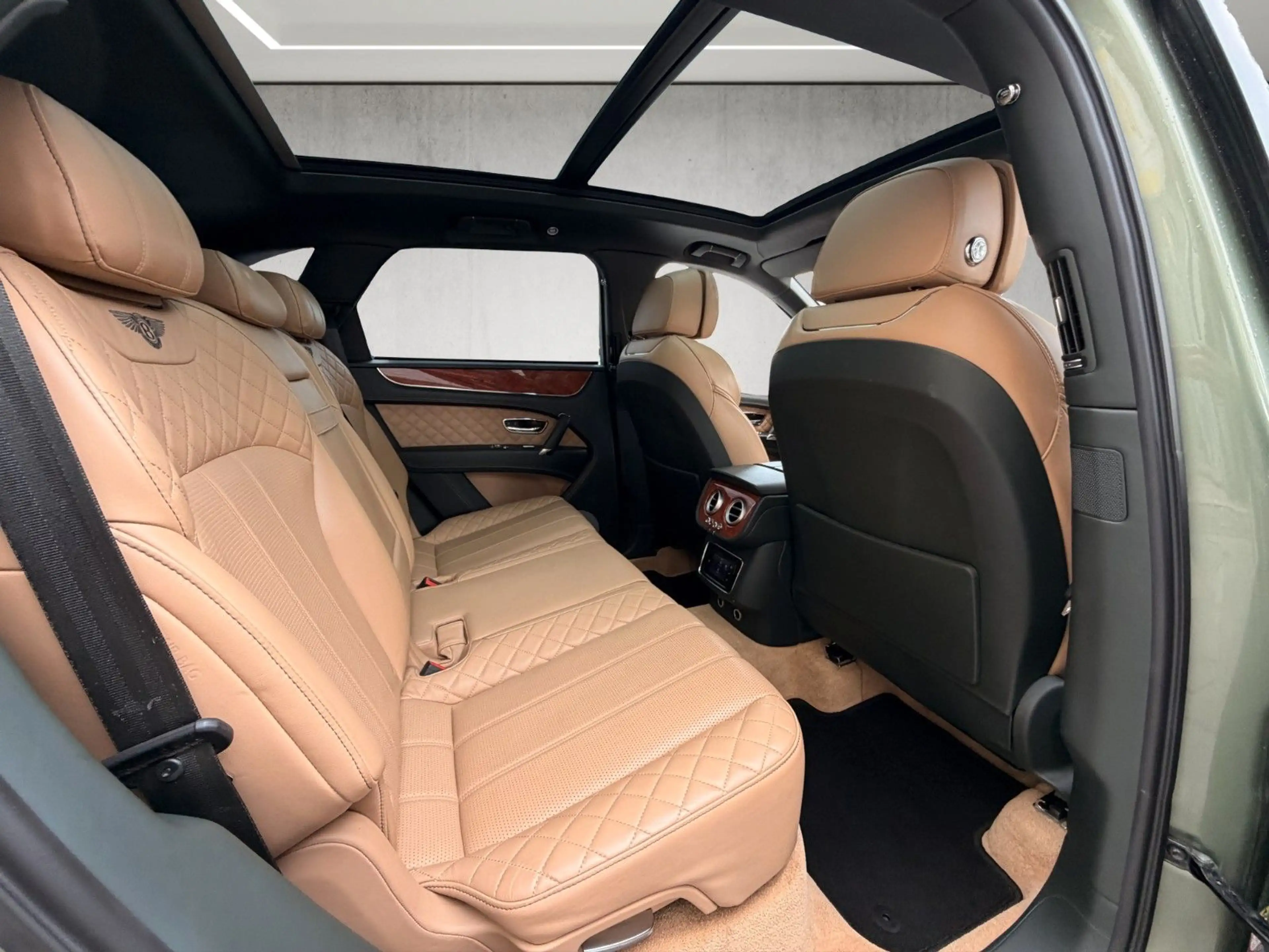 Bentley Bentayga 6.0 W12 4WD*Carbon*Pano*Nachtsicht — photo 9