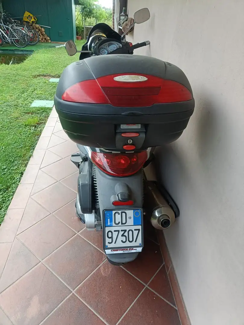 Piaggio Beverly 500 Zwart - 2