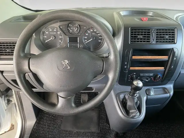 Peugeot Expert view 5