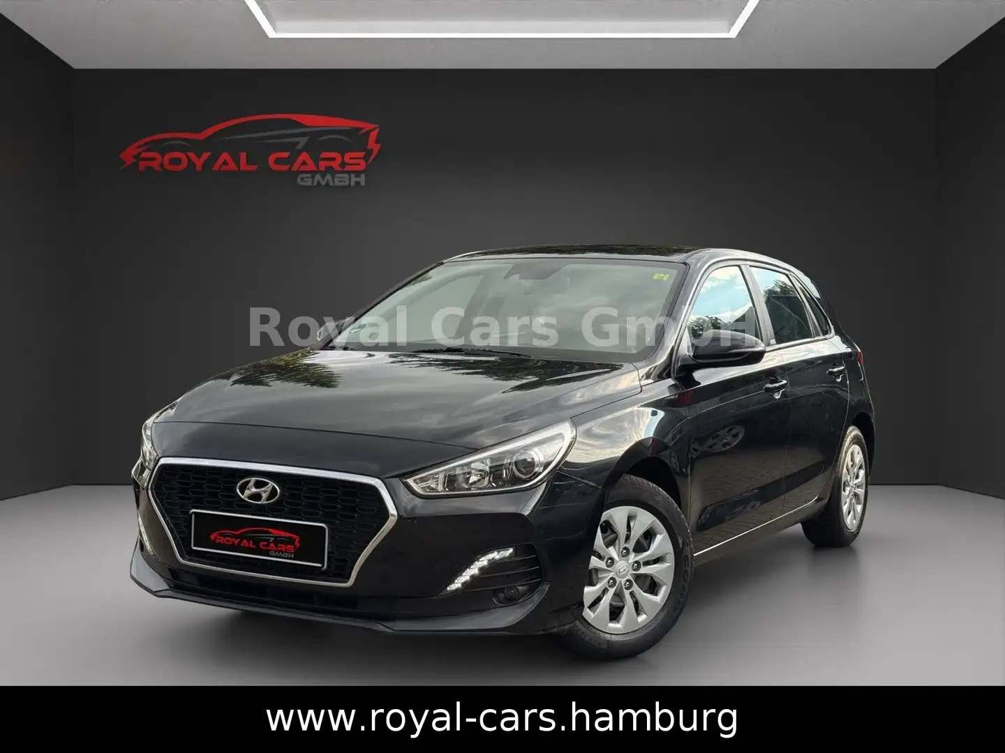 Hyundai i30 Pure NAVI*CAM*PDC*SHZ*TEMPOMAT*SPUR-ASS*TOP! Schwarz - 1
