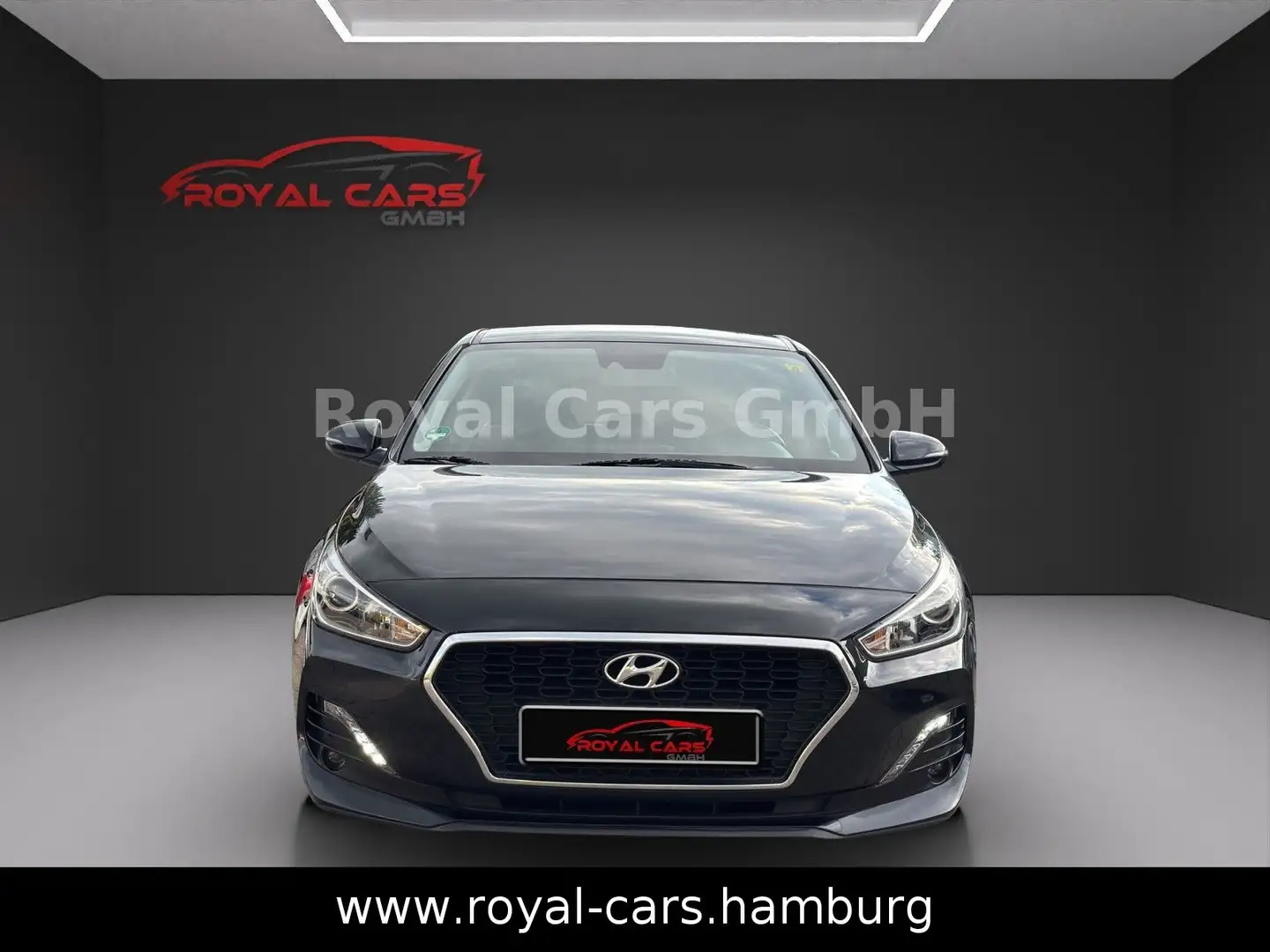 Hyundai i30 Pure NAVI*CAM*PDC*SHZ*TEMPOMAT*SPUR-ASS*TOP! Schwarz - 2