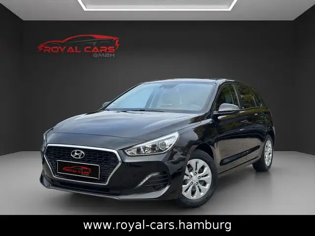 Hyundai i30 Pure NAVI*CAM*PDC*SHZ*TEMPOMAT*SPUR-ASS*TOP!
