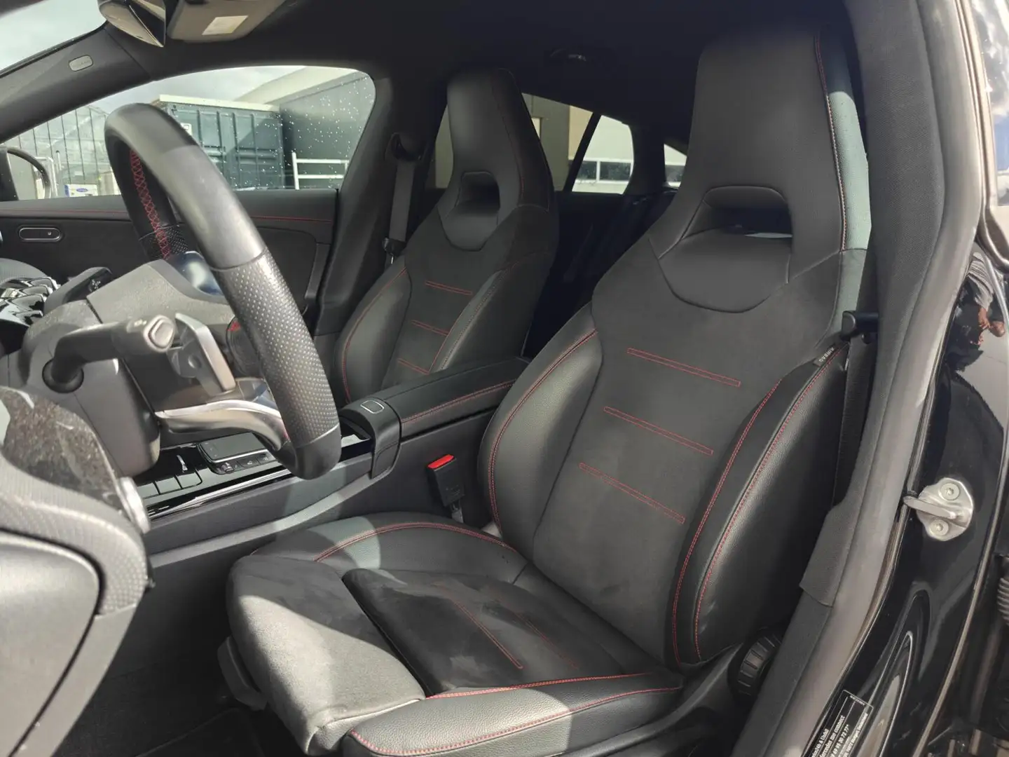 Mercedes-Benz CLA 250 Shooting Brake e Business Solution AMG Limited Noir - 2