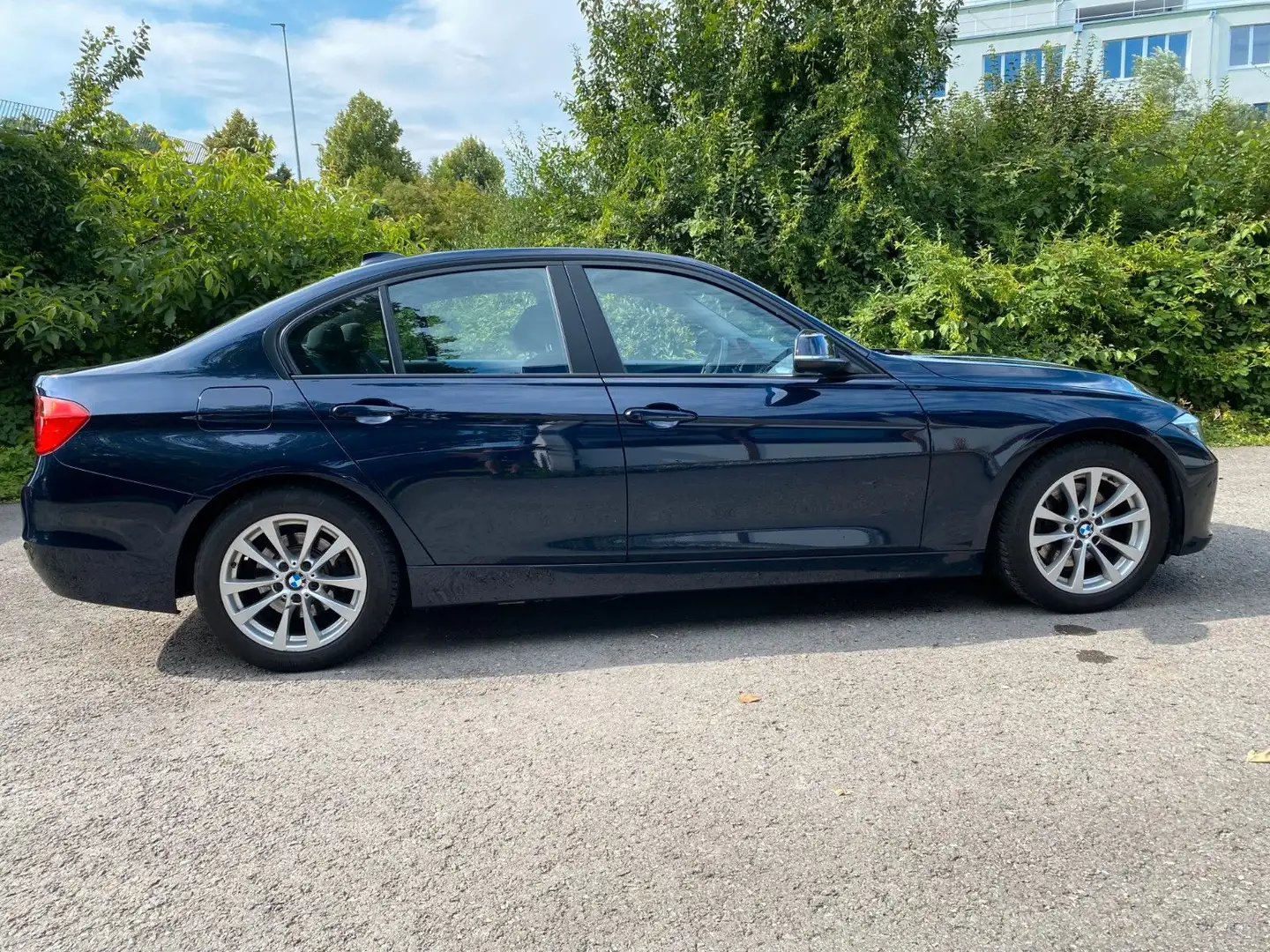 BMW 328 i Lim. Blue - 2