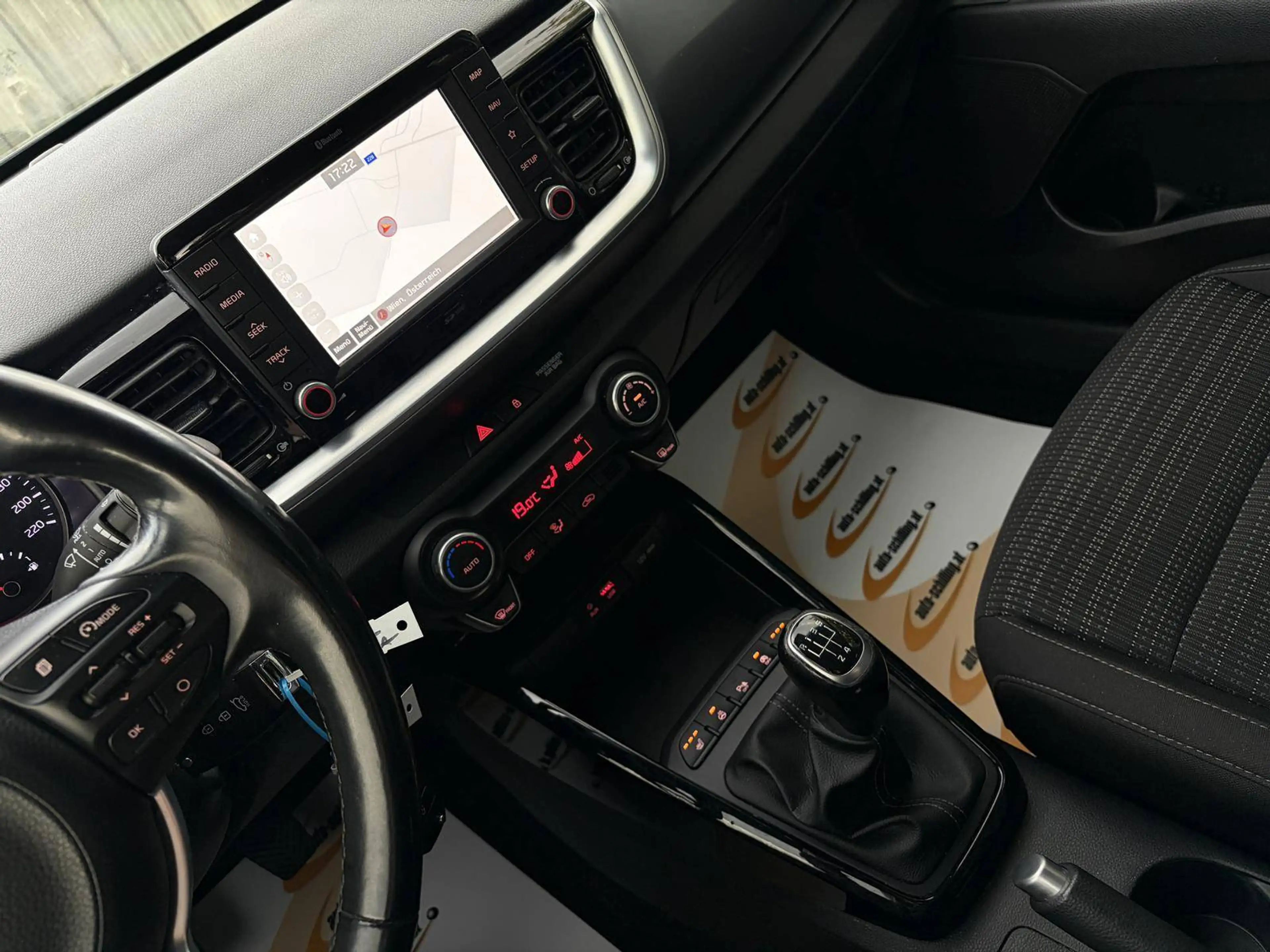 Kia Stonic Gold 1.Besitz GARANTIE CarPlay Navi Kamera Lenkrad/Sitzheizung etc. — photo 10