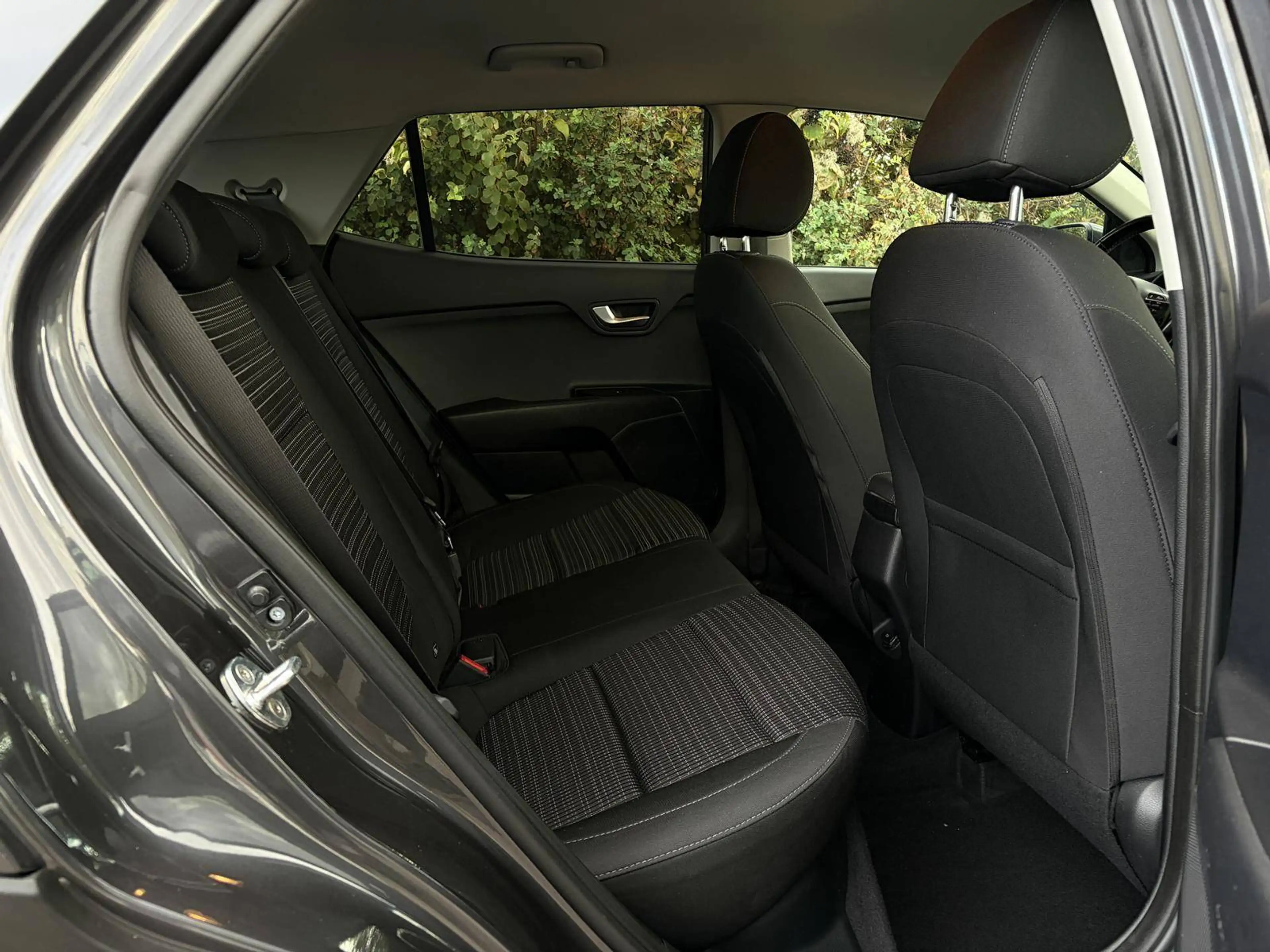 Kia Stonic Gold 1.Besitz GARANTIE CarPlay Navi Kamera Lenkrad/Sitzheizung etc. — photo 29