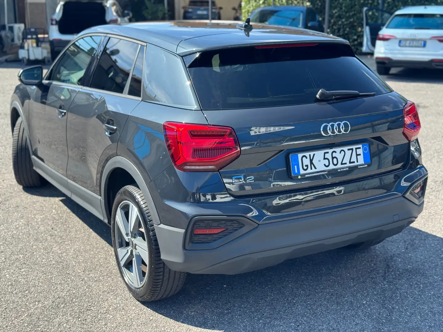 Audi Q2 30 2.0 tdi Admired s-tronic Grau - 2