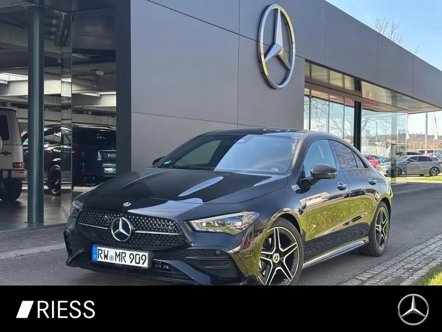Mercedes-Benz CLA 180 AMG+AHK+PANO+MULTIBEAM+360°+DISTRONIC+ Schwarz - 1