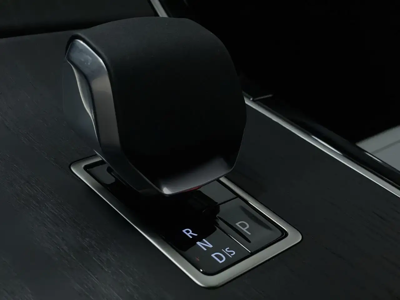 Land Rover Range Rover Velar снимка Land Rover Range Rover Velar