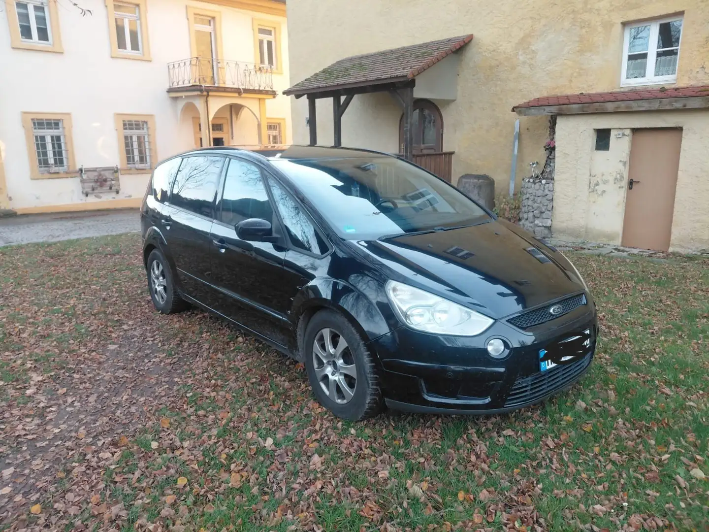 Ford S-Max S-Max 2.0 TDCi DPFTrend Schwarz - 1