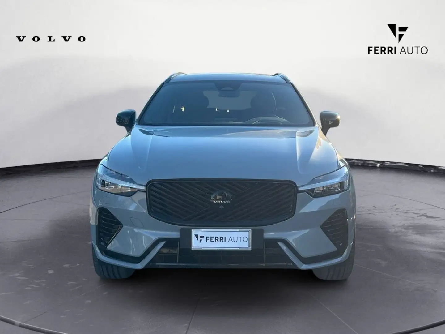 Volvo XC60 T6 AWD automatico Ultra Black Edition Grigio - 2