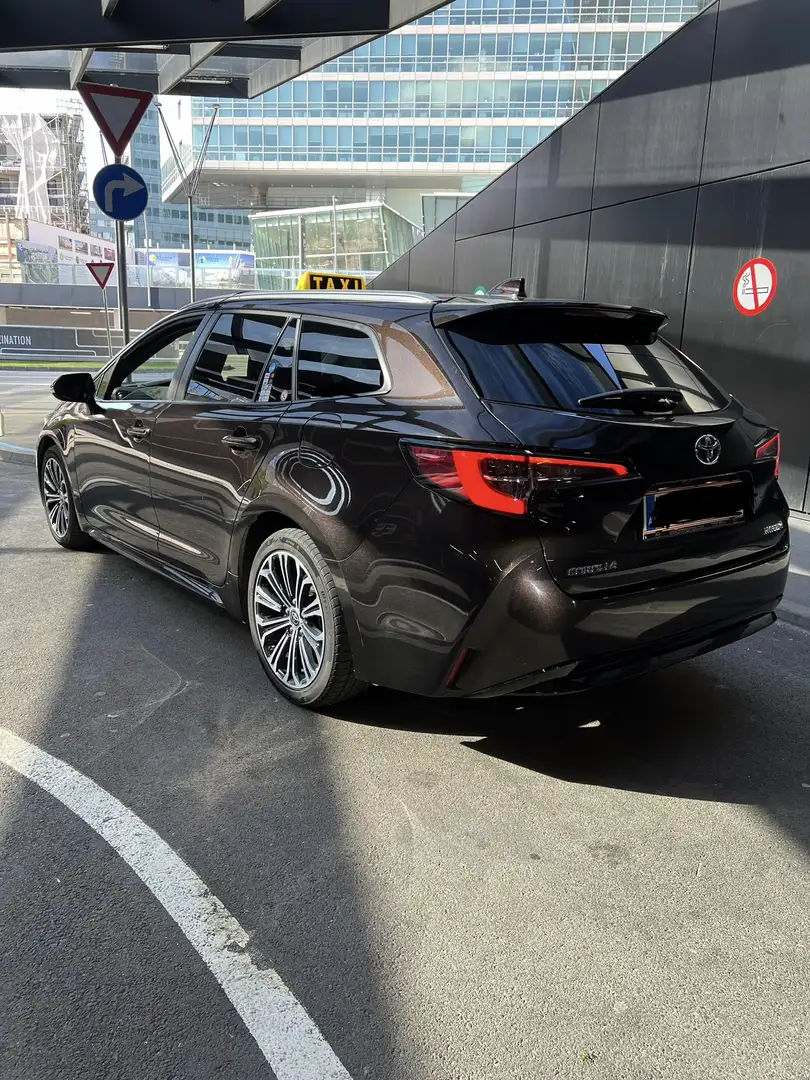 Toyota Corolla 1,8 Hybrid Touring Sports Active Drive EXPORT Taxi - 2