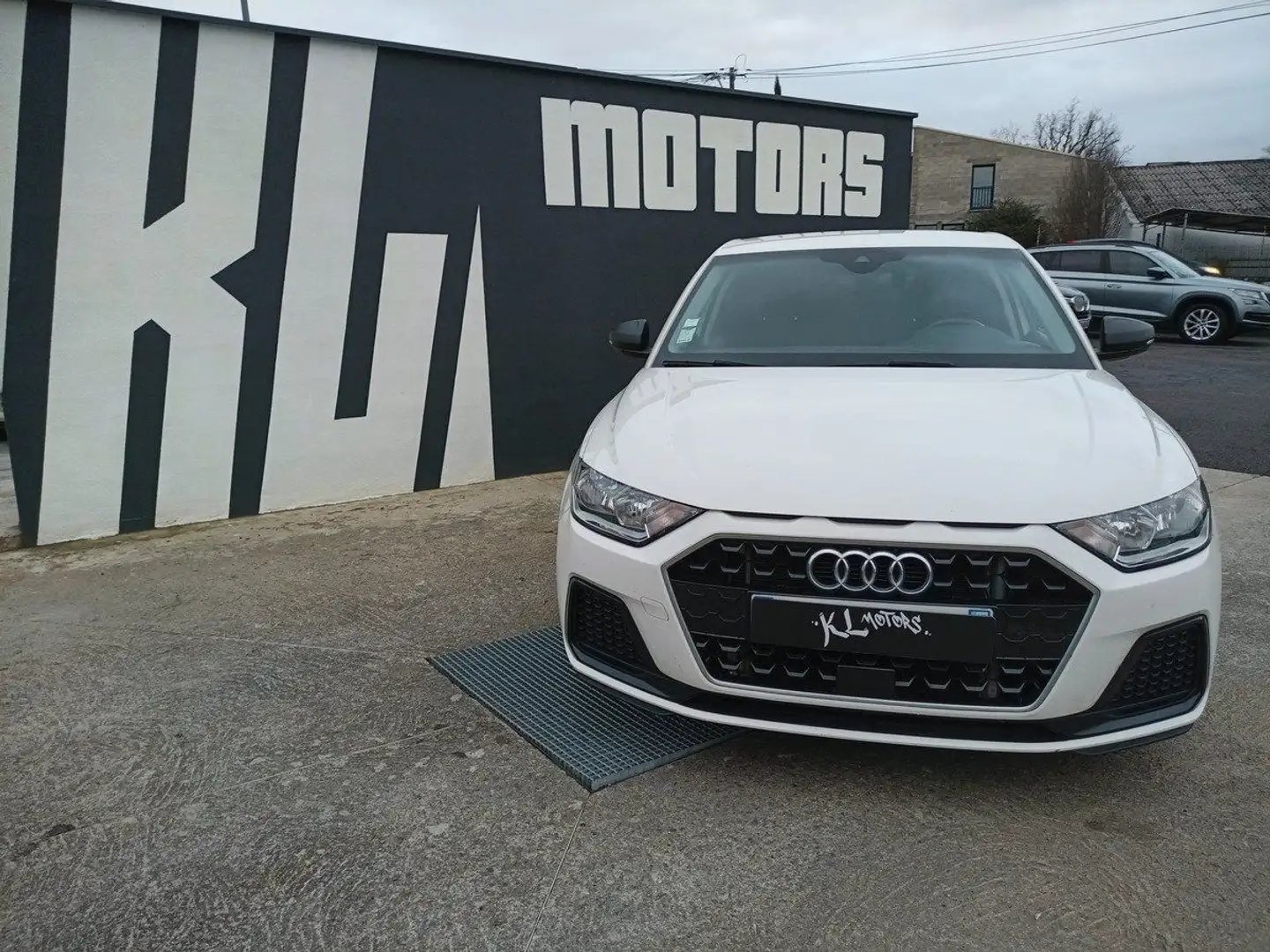 Audi A1 30 TFSI 116CH SPORTBACK BUSINESS LINE VIRTUAL COCK Blanc - 2
