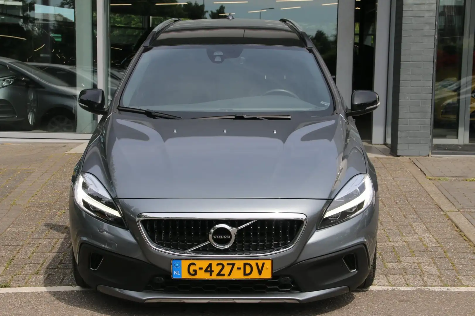 Volvo V40 Cross Country 1.5 T3 Polar+ Luxury Gris - 2