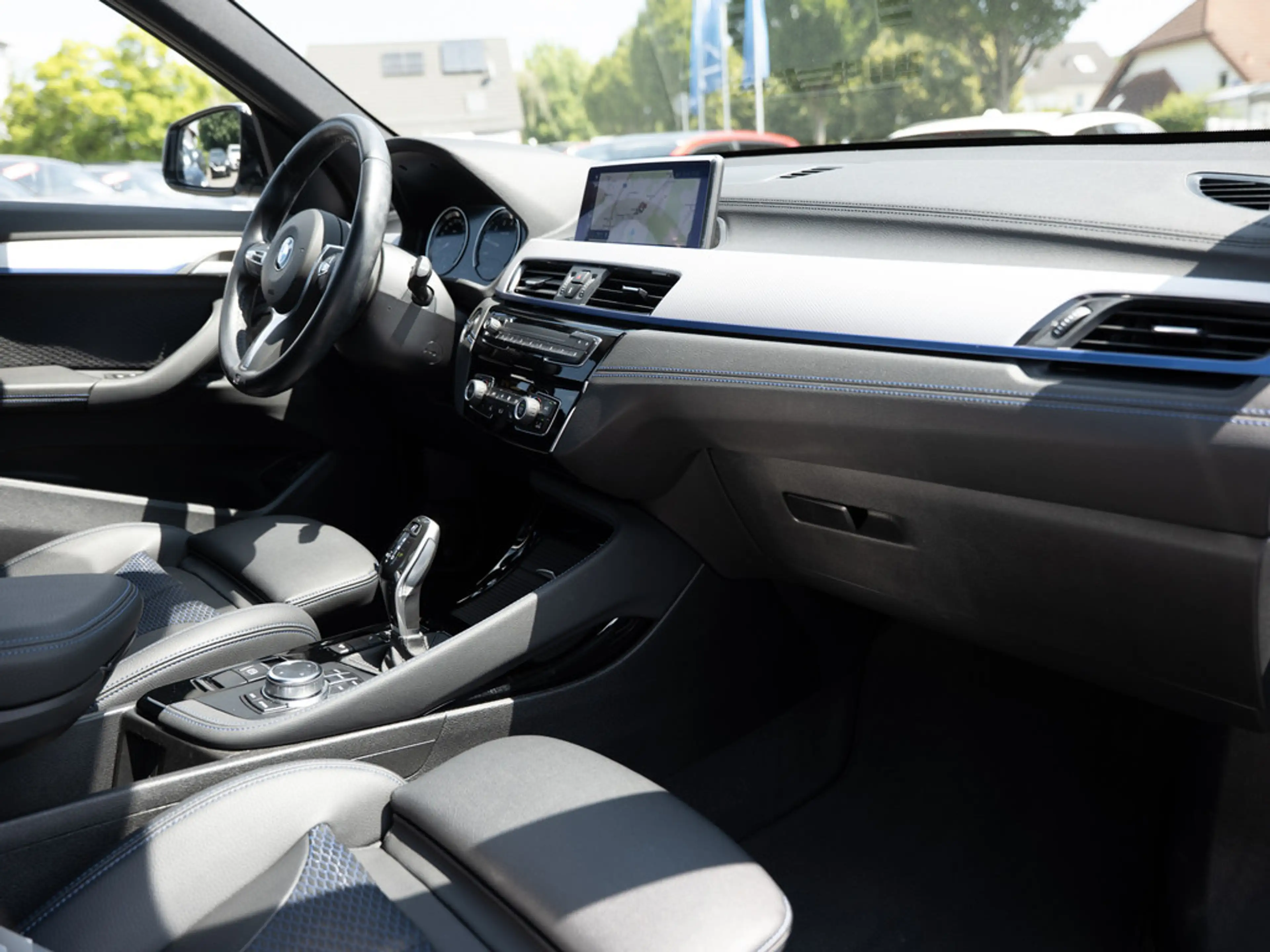 BMW X1 xDrive20i M-Sport LED NAVI KAMERA SHZ PDC — photo 10