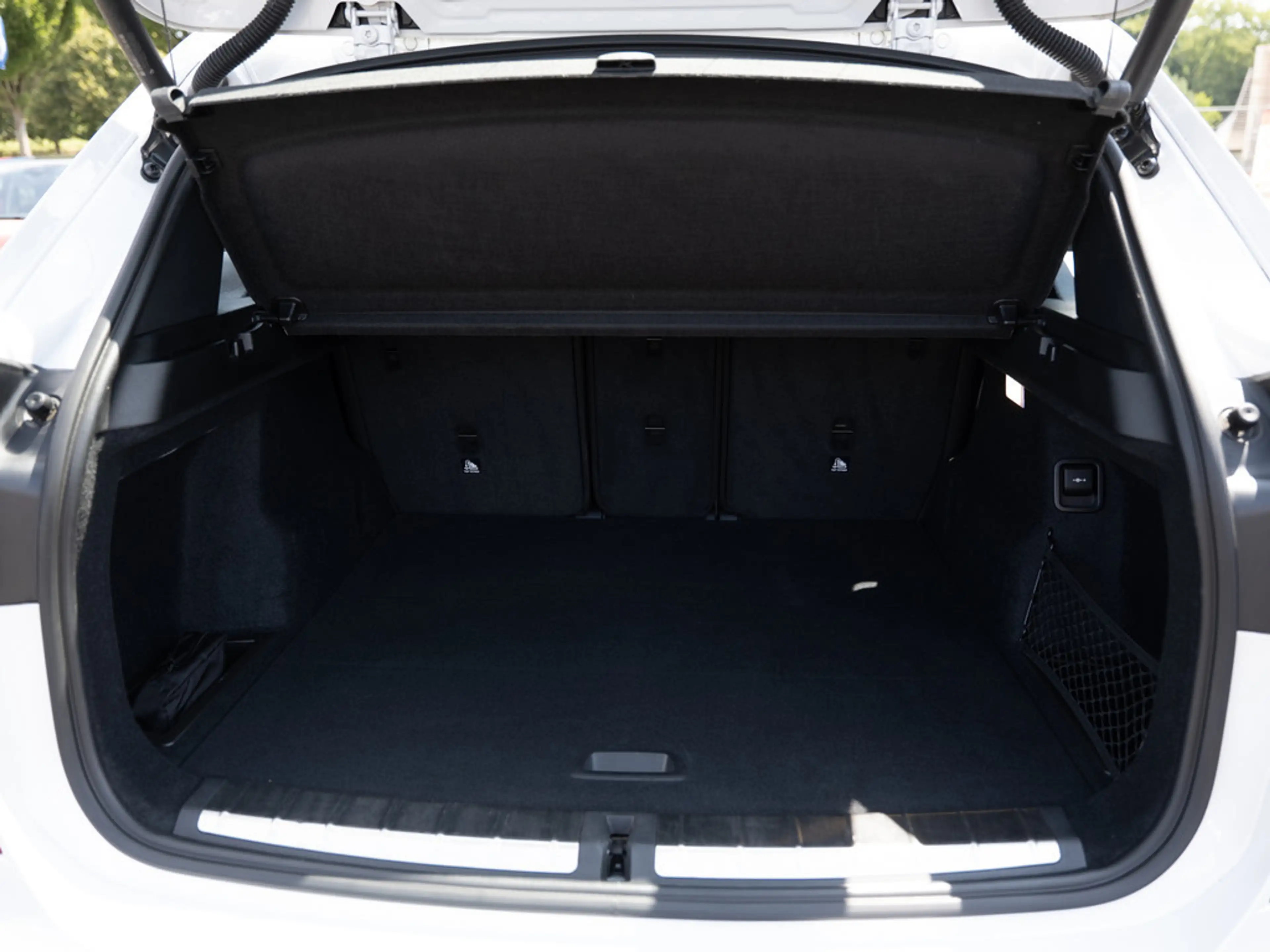 BMW X1 xDrive20i M-Sport LED NAVI KAMERA SHZ PDC — photo 14