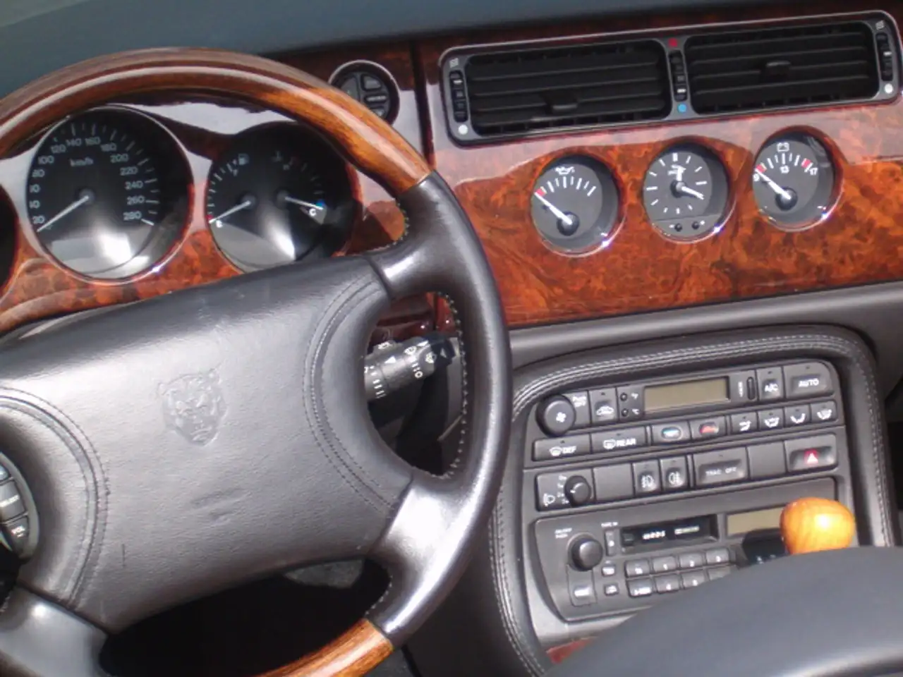 Jaguar XK8 Convertibile – 1997 | Da Collezione cambio automatico, foto 5