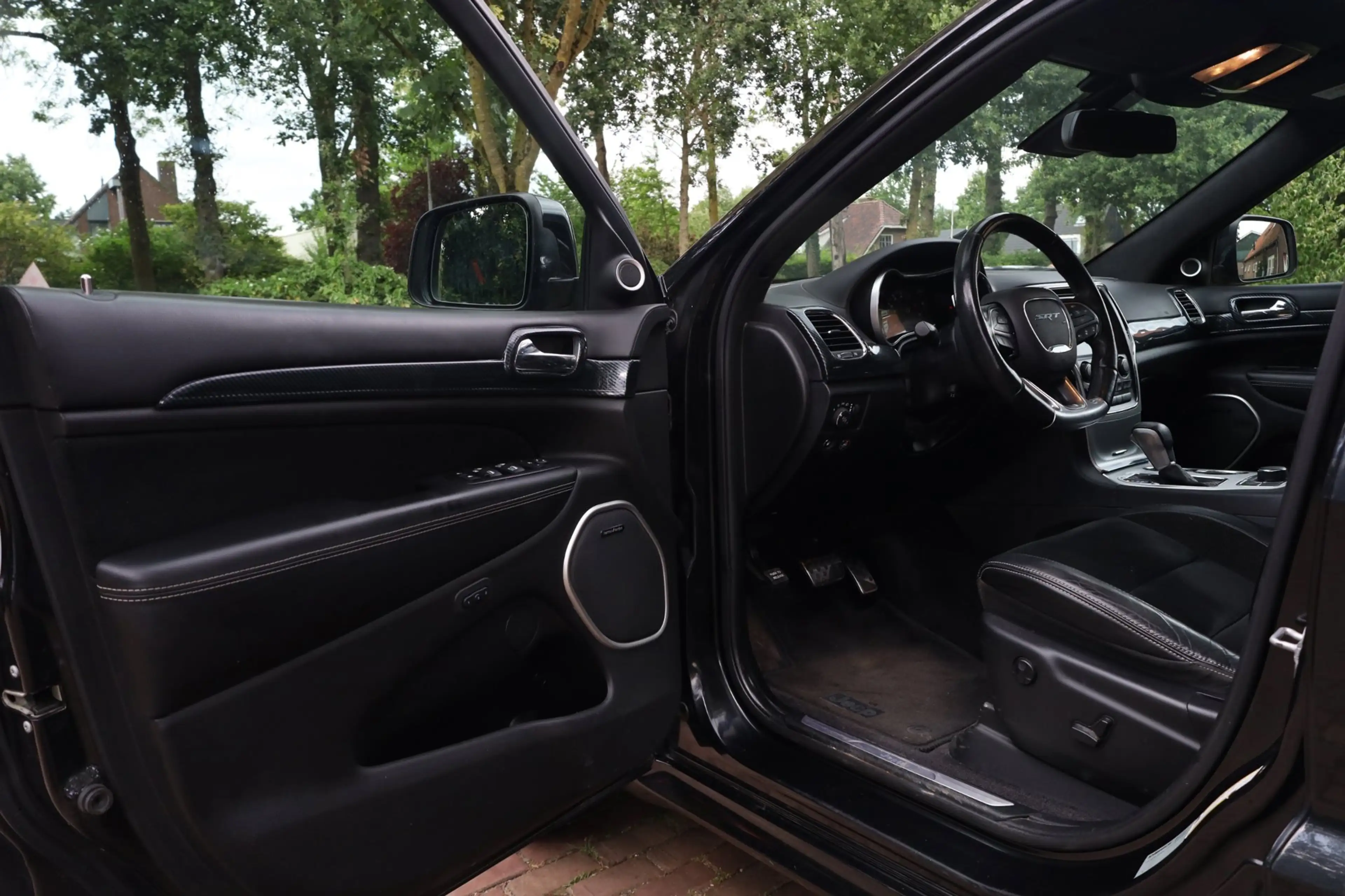 Jeep Grand Cherokee 6.4 V8 SRT8 Aut. | Grijs Kenteken | LPG-3 | Schuif — photo 17