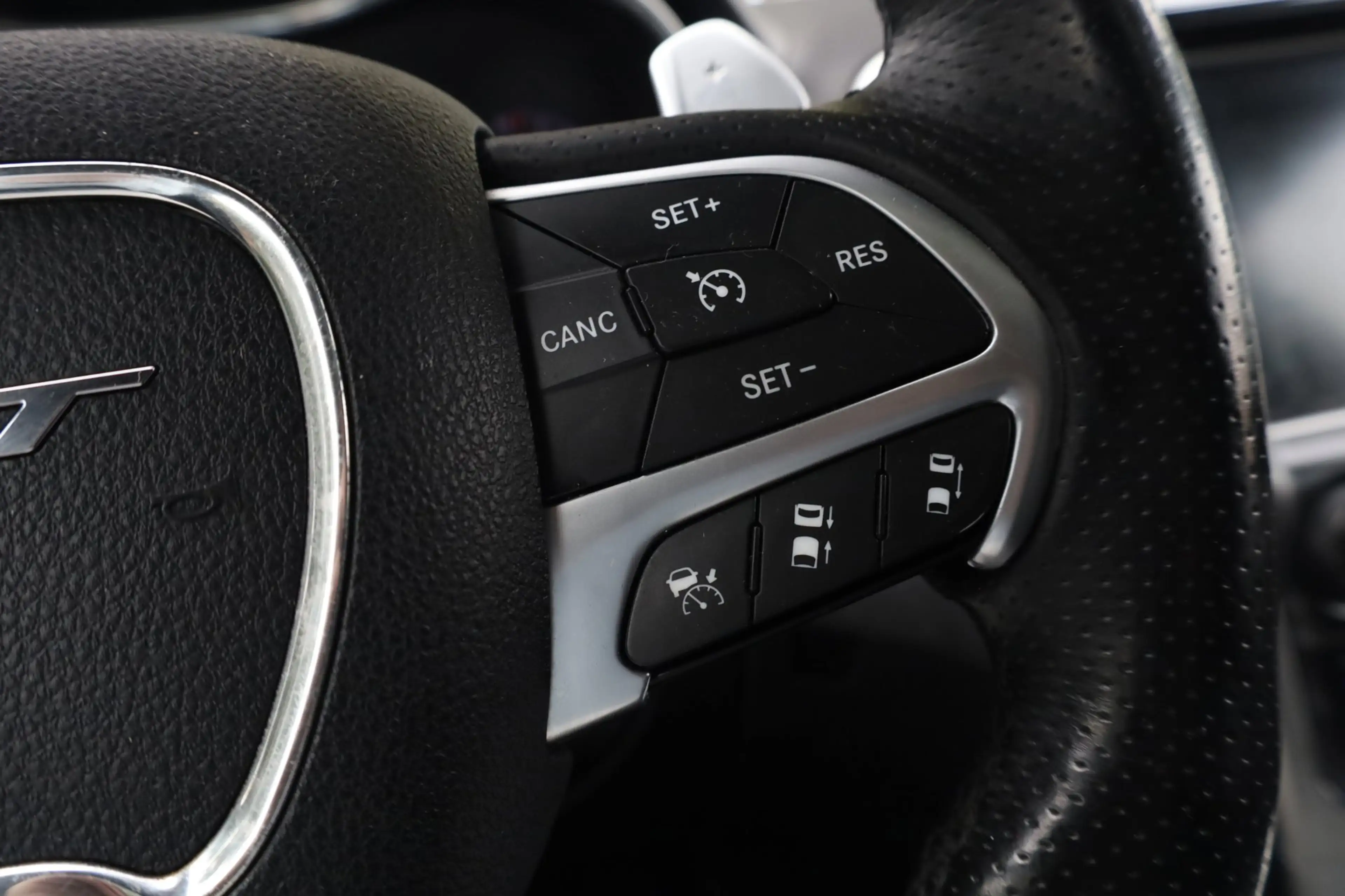 Jeep Grand Cherokee 6.4 V8 SRT8 Aut. | Grijs Kenteken | LPG-3 | Schuif — photo 30