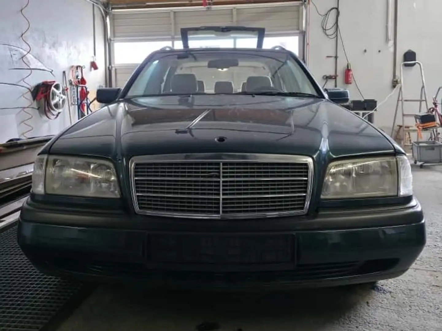 Mercedes-Benz C 230 C-Klasse T classic Grün - 1