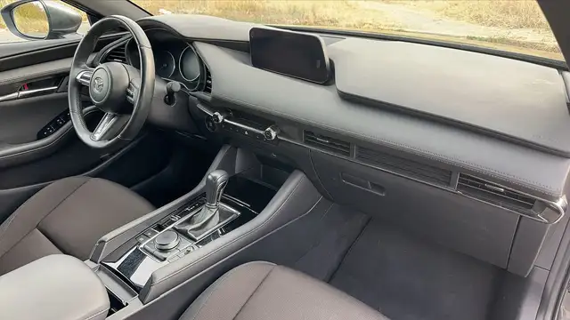 Mazda Mazda3 view 10