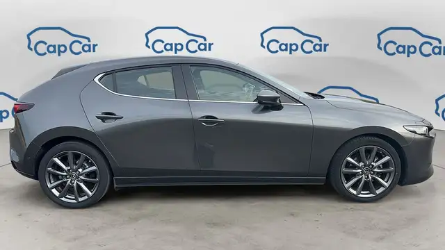 Mazda Mazda3 view 4